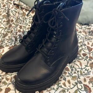 Black boot